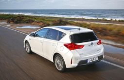 Renting TOYOTA 1.8 140H HYBRID ACTIVE BUSINESS PLUS 136CV lleno