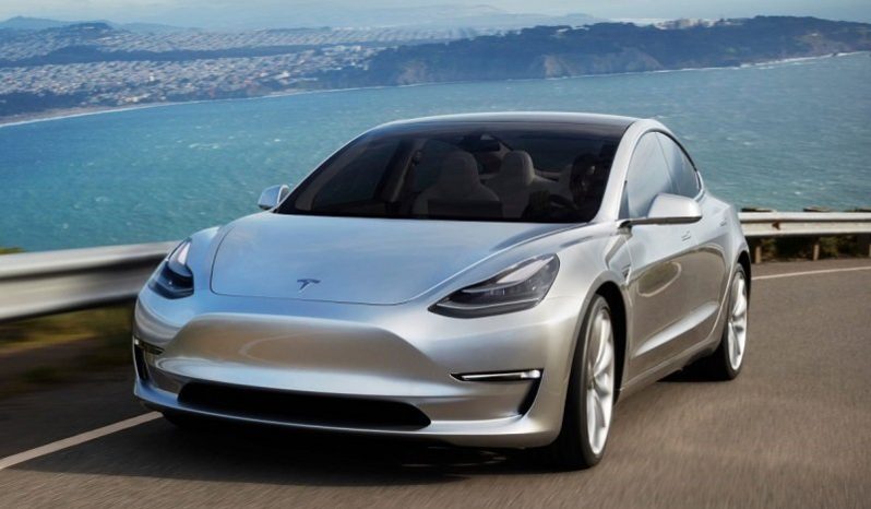 Renting Tesla Model 3 Gran Autonomía AWD lleno