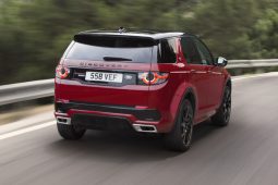 Renting Land Rover Discovery lleno