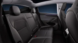 Renting Tesla Model Y lleno