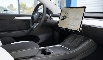 Renting Tesla Model Y Gran Autonomía 4WD lleno