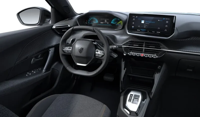 Renting Peugeot 2008 Style Hybrid lleno