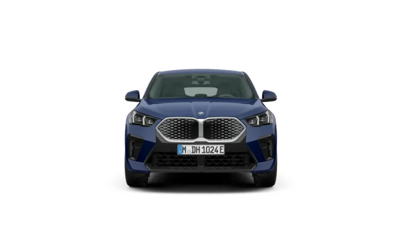Renting BMW IX2 Eléctrico lleno
