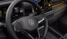 Renting Volkswagen T-Roc 1.5 eTSi DSG lleno