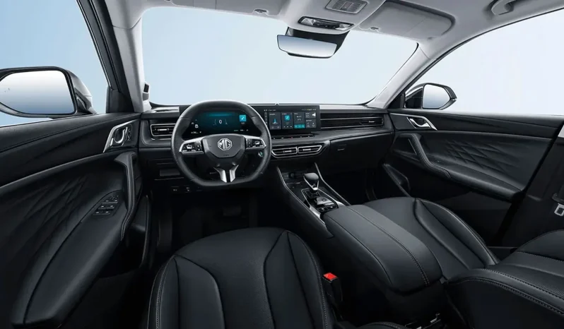 Renting MG HS Plug-In Hybrid Luxury lleno