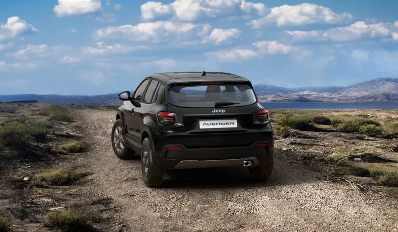 Renting Jeep Avenger 110 Altitude lleno