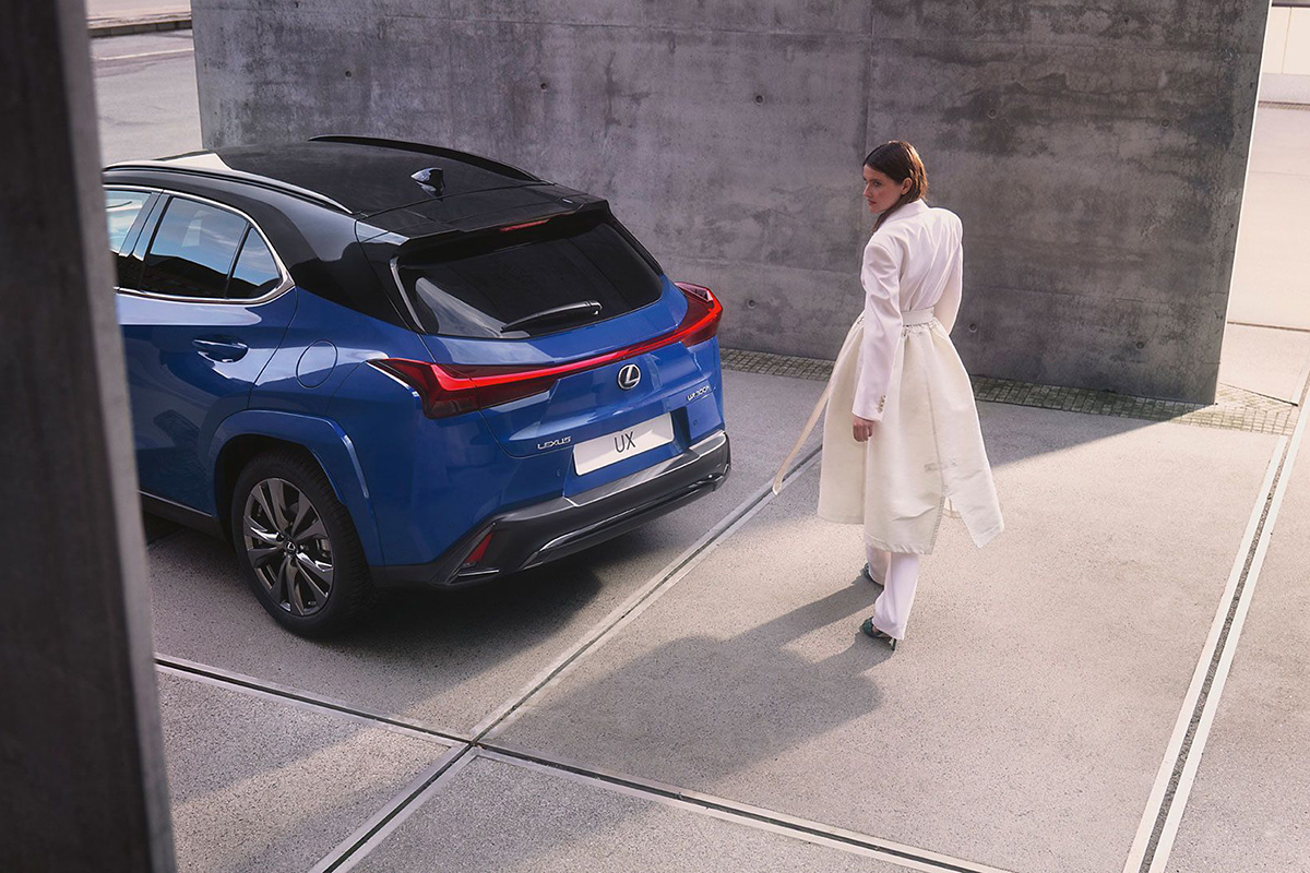 lexus ux