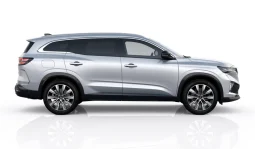 Renting Renault Espace Alpine Full Hybrid lleno