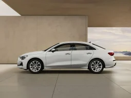 Renting Audi A3 sedan Stronic lleno