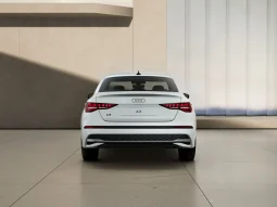 Renting Audi A3 sedan Stronic lleno