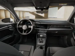 Renting Audi A3 sedan Stronic lleno